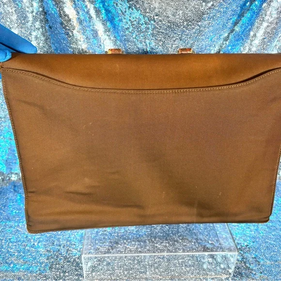 SALE TODAY - SUNDAY. Gucci Brown Leather Briefcase. Discounted Shipping - Picture 13 of 14